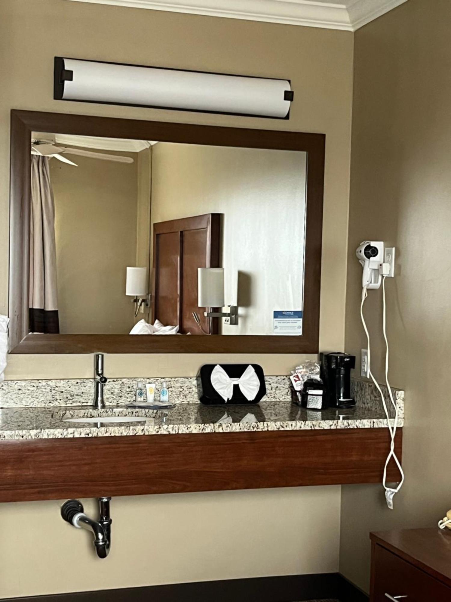 Comfort Inn & Suites Ocean Shores Bagian luar foto