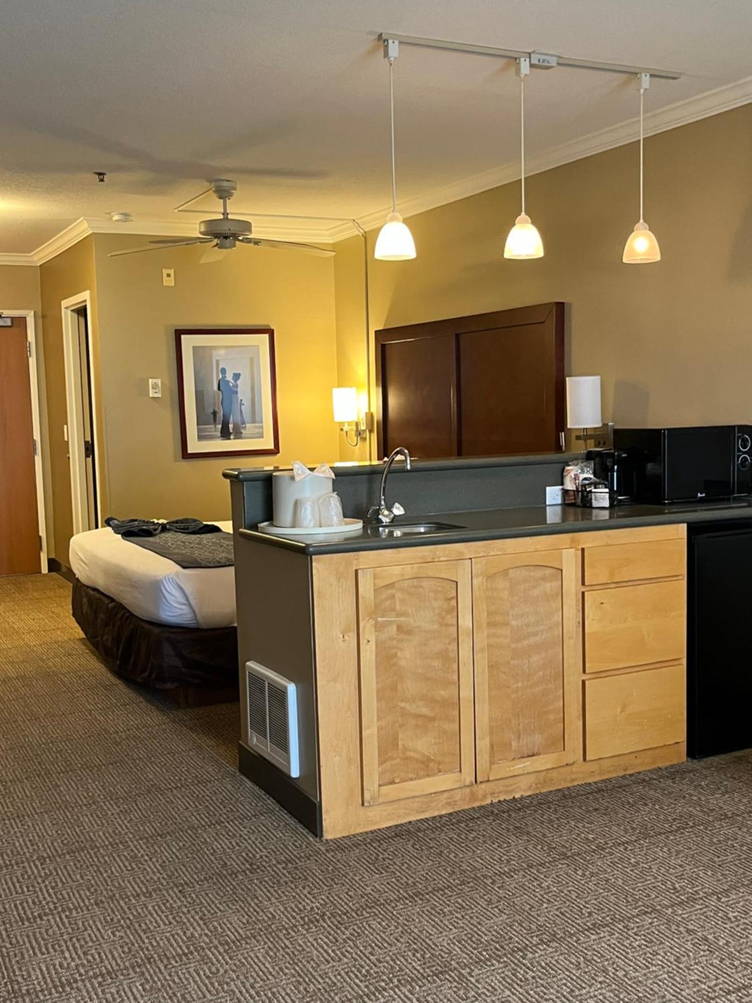 Comfort Inn & Suites Ocean Shores Bagian luar foto