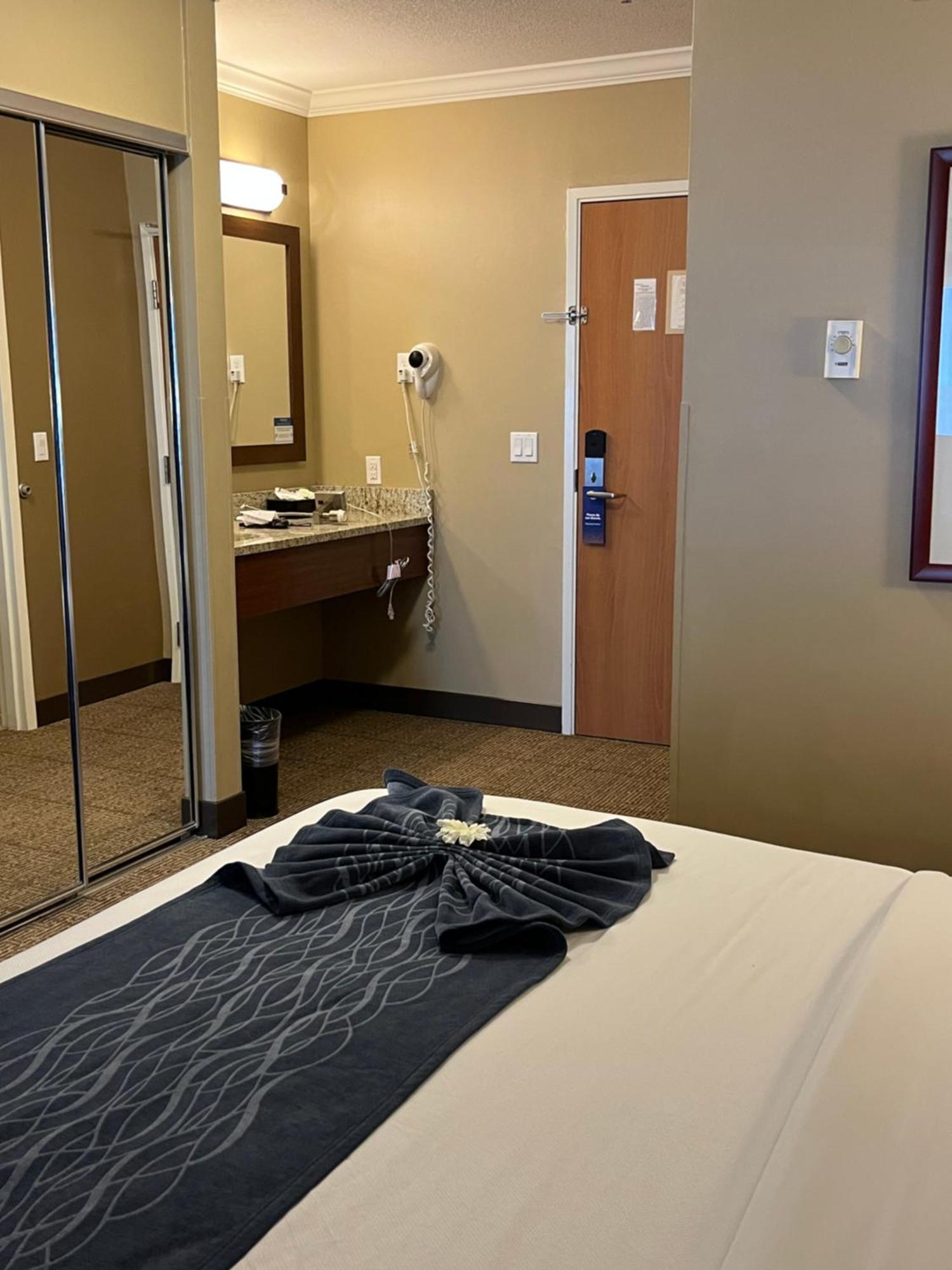 Comfort Inn & Suites Ocean Shores Bagian luar foto