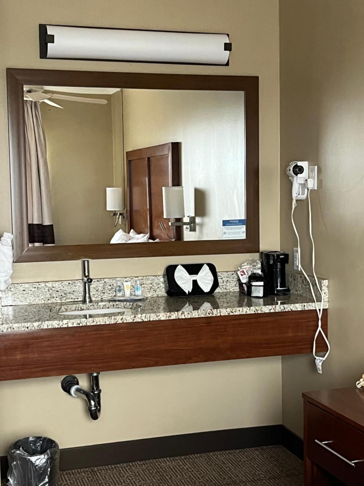 Comfort Inn & Suites Ocean Shores Bagian luar foto