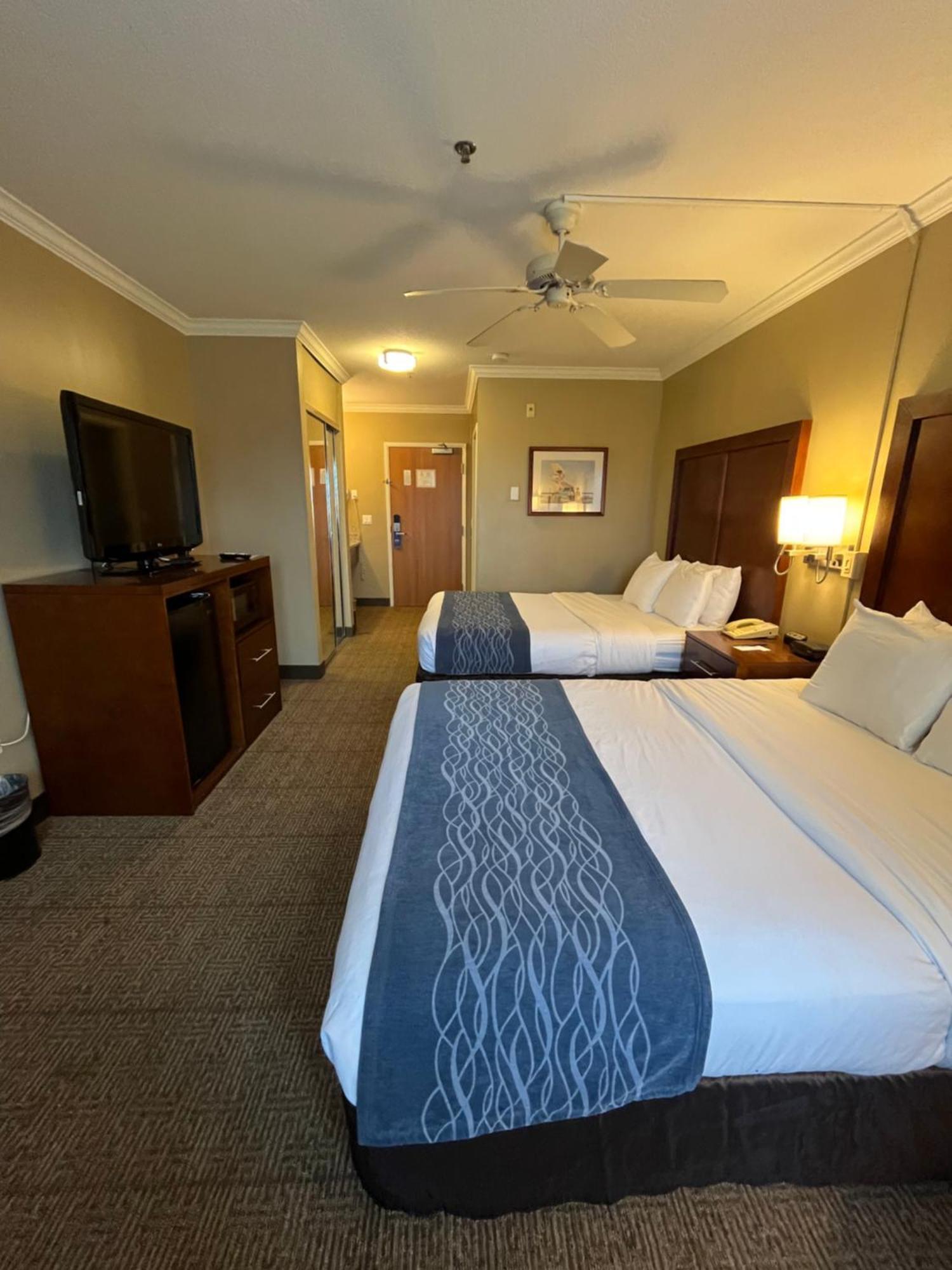 Comfort Inn & Suites Ocean Shores Bagian luar foto