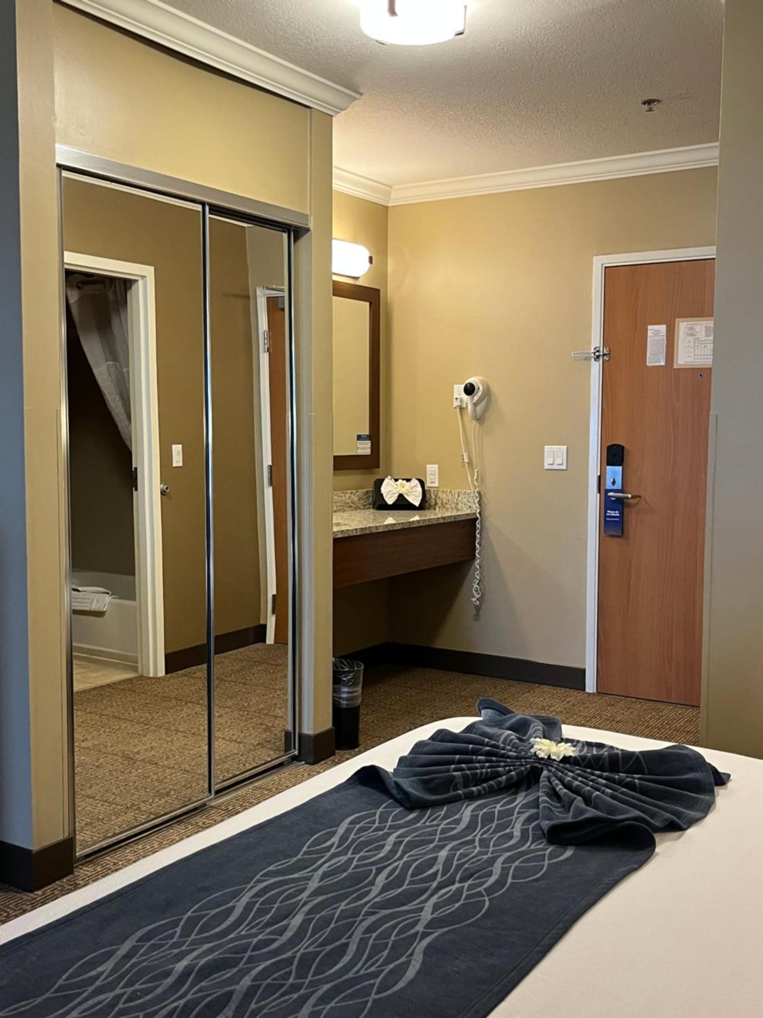 Comfort Inn & Suites Ocean Shores Bagian luar foto