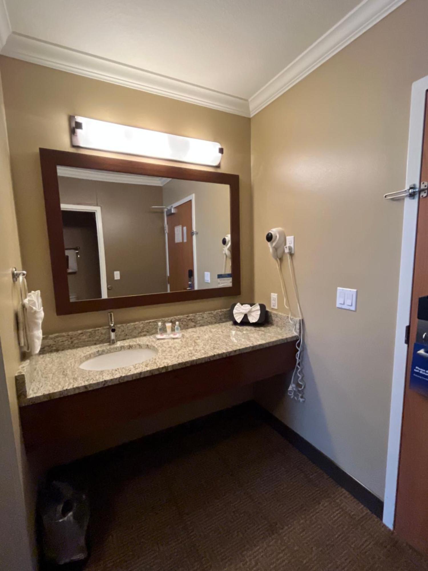 Comfort Inn & Suites Ocean Shores Bagian luar foto