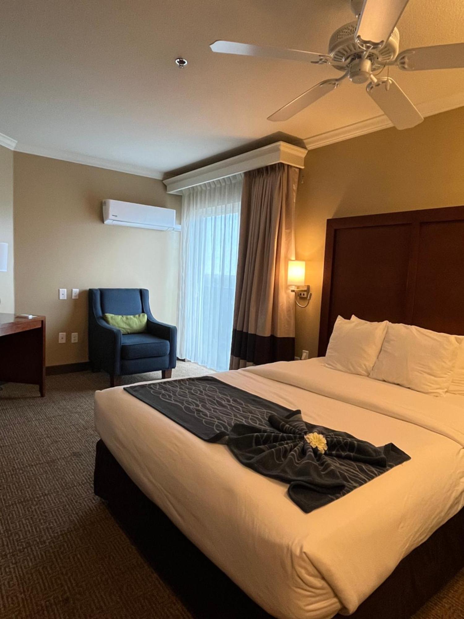 Comfort Inn & Suites Ocean Shores Bagian luar foto
