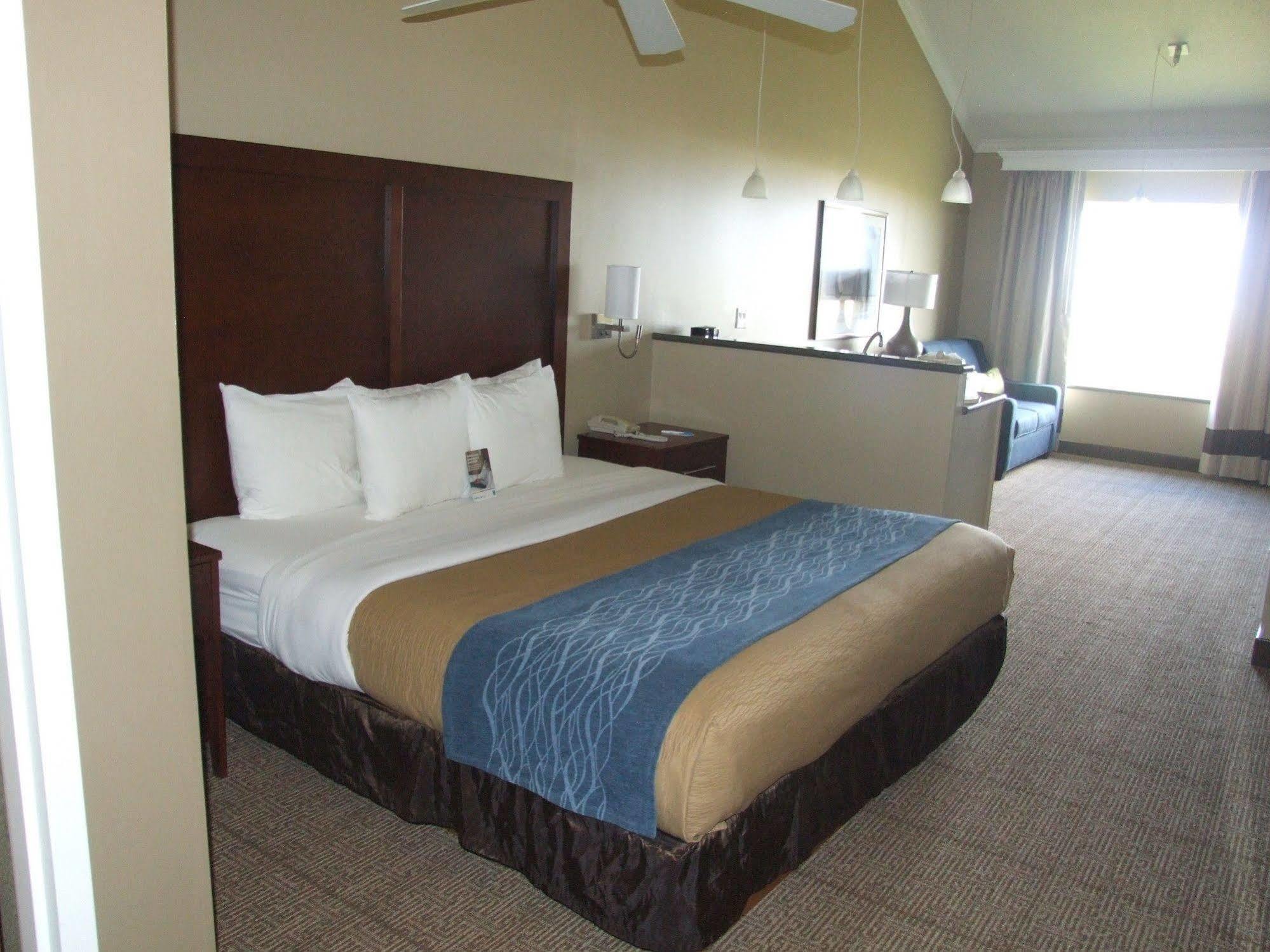 Comfort Inn & Suites Ocean Shores Bagian luar foto